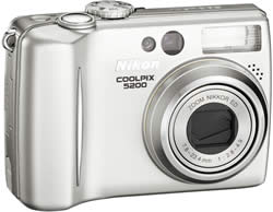 nikon_coolpix_5200.jpg