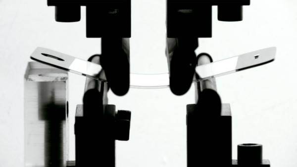 06-08-10iphoneglass.jpg