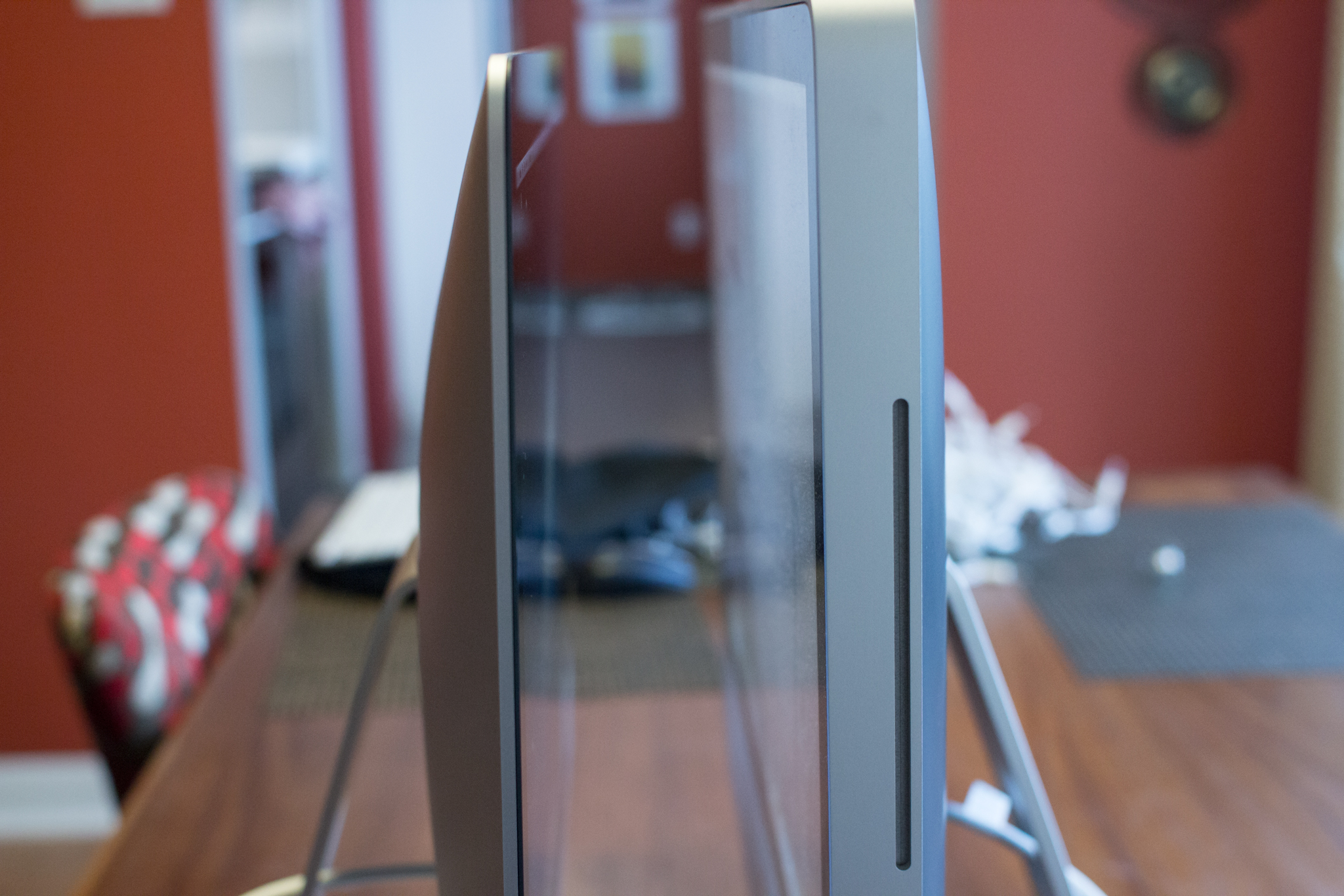 imac-imac2008-facing.jpg
