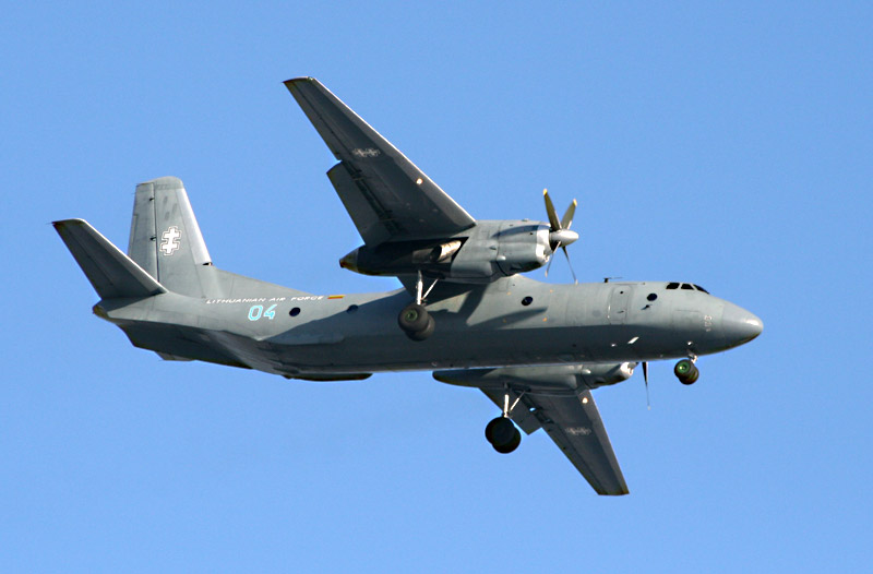 Lithuanian_Air_Force_Antonov_AN-26_%2804%29.jpg