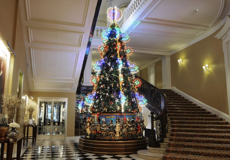 Claridges-Christmas-Tree-1-800x557.jpg