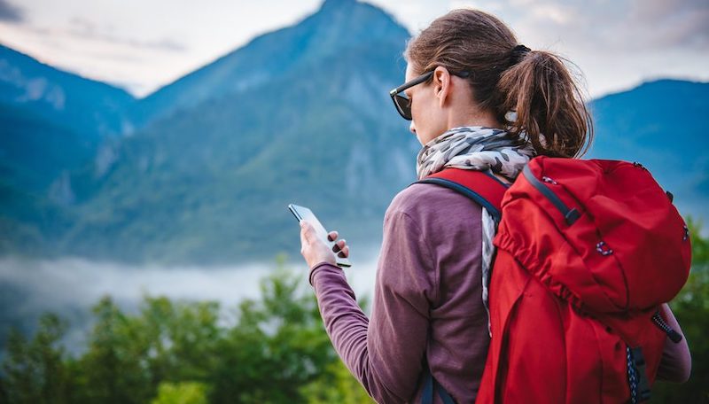 phone-hiking.jpeg