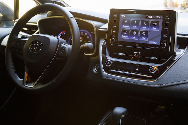 2019_corolla_hatch_entune.jpg