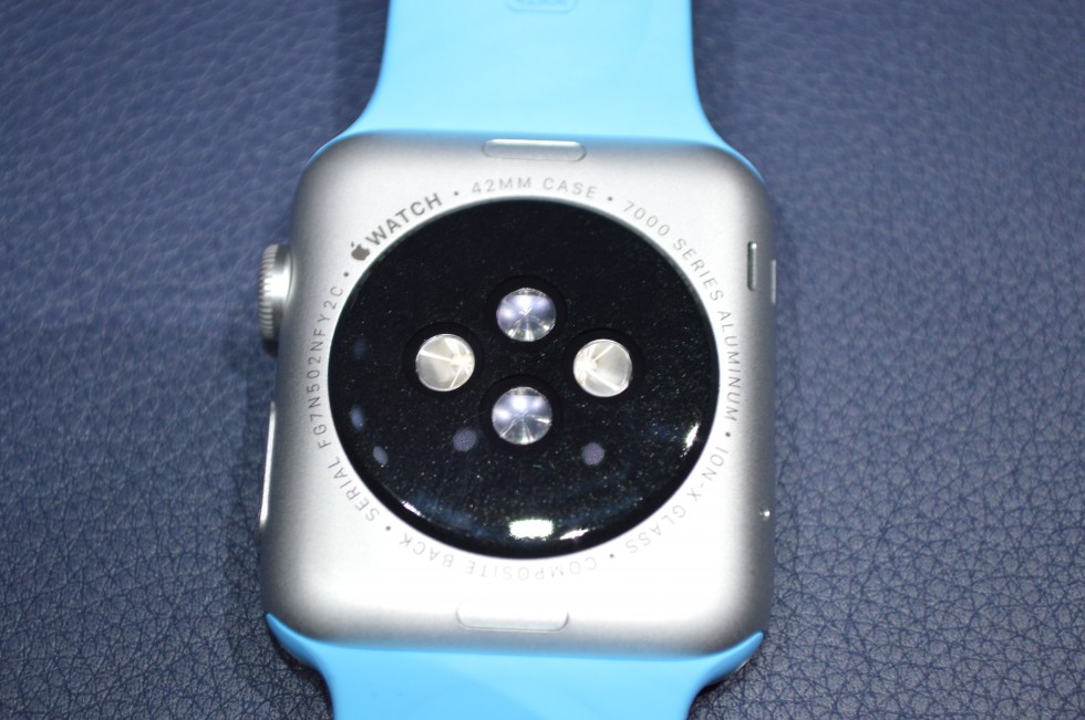 iWatch-back-sensors-980x651.jpg