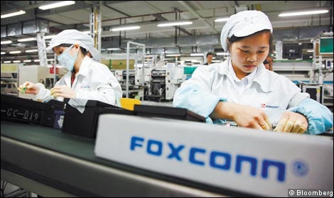 101336-foxconn_workers.jpg