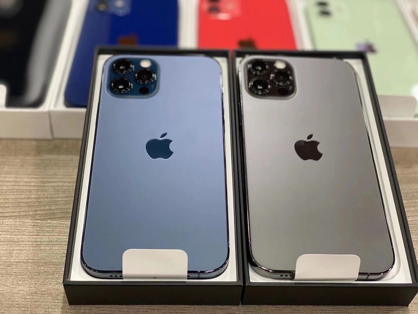 New Photos Offer Better Look at iPhone 12 Color Options | MacRumors Forums