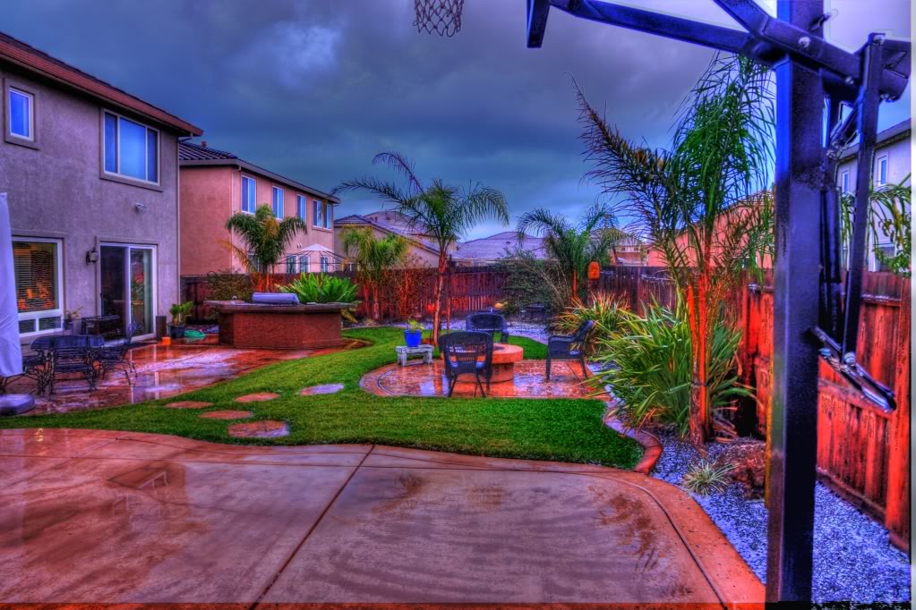 Backyard_HDR_02.jpg