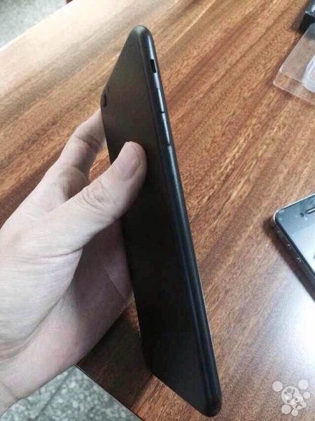 iphone_6_55_mockup_side.jpg