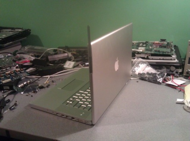 MacBook-Pro-with-antenna-e1313502519746.jpg