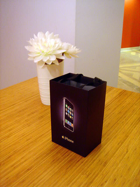 iPhone_Unbox01.jpg
