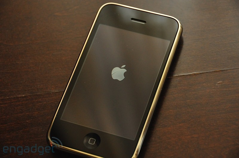 3gs_hands02.jpg
