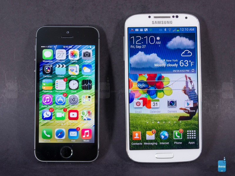 iphone5s_vs_galaxys4-800x600.jpg