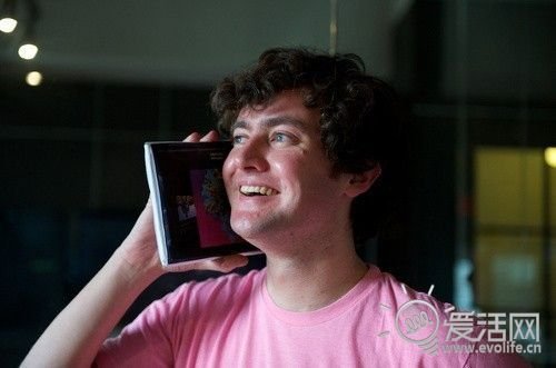 giantPhone.jpg