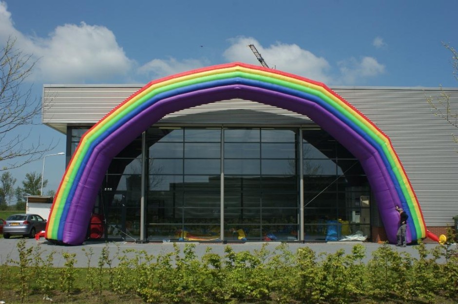 inflatable-rainbow-arch-940x624.jpg