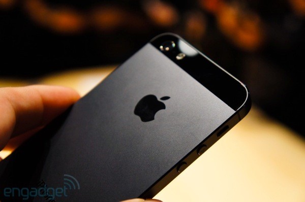 iphone-5-hands-on-back-shadowy.jpg