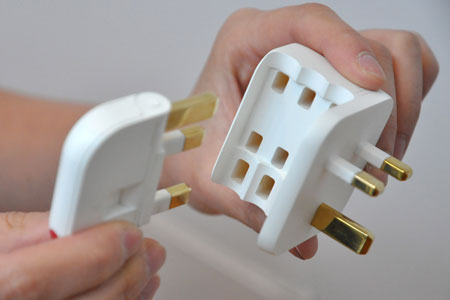 choi_uk_folding_plug05.jpg