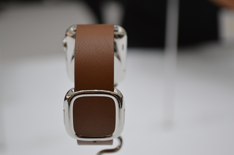 iWatch-leather-clasp-980x651.jpg