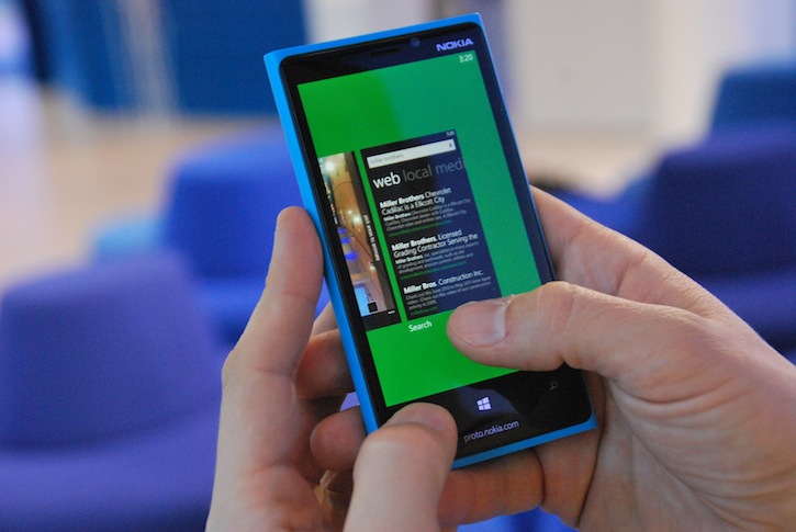 Windows-Phone-8-multitasking.jpg