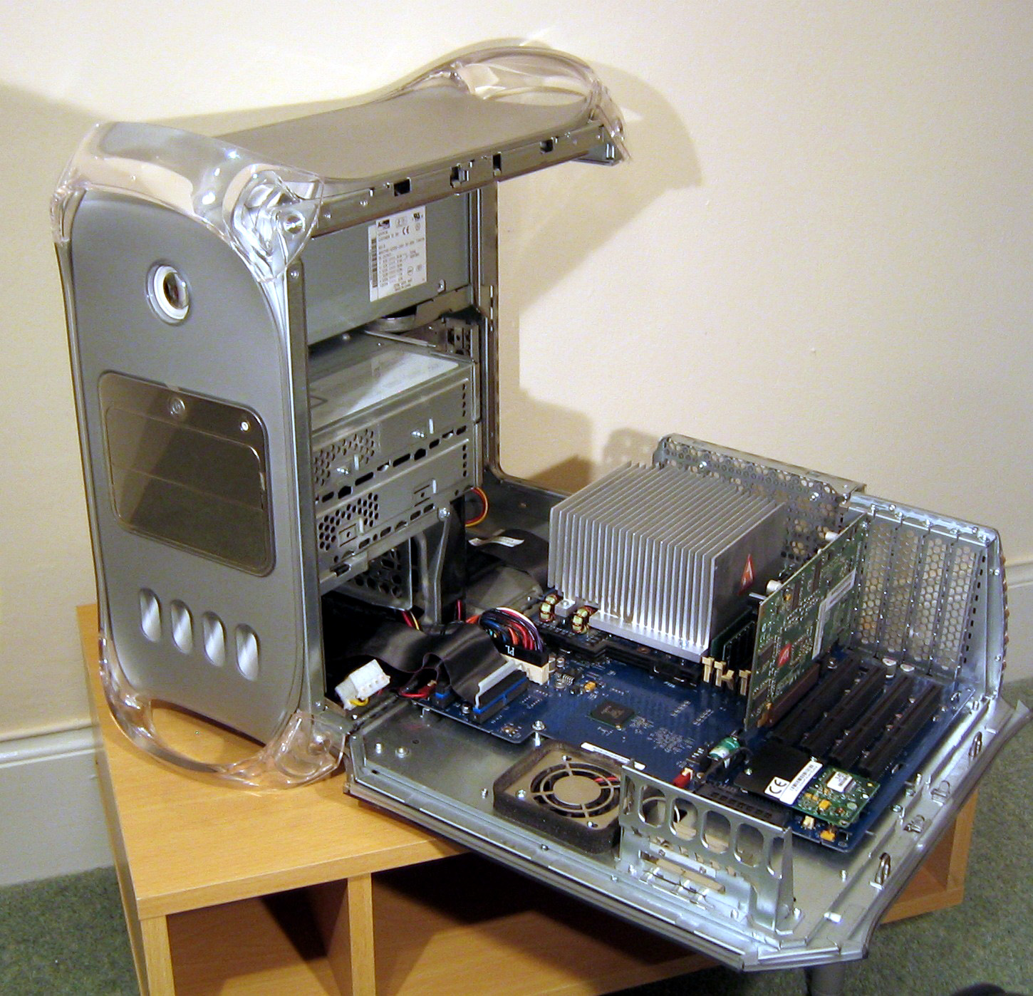 PowerMac_G4_MDD_open.jpg