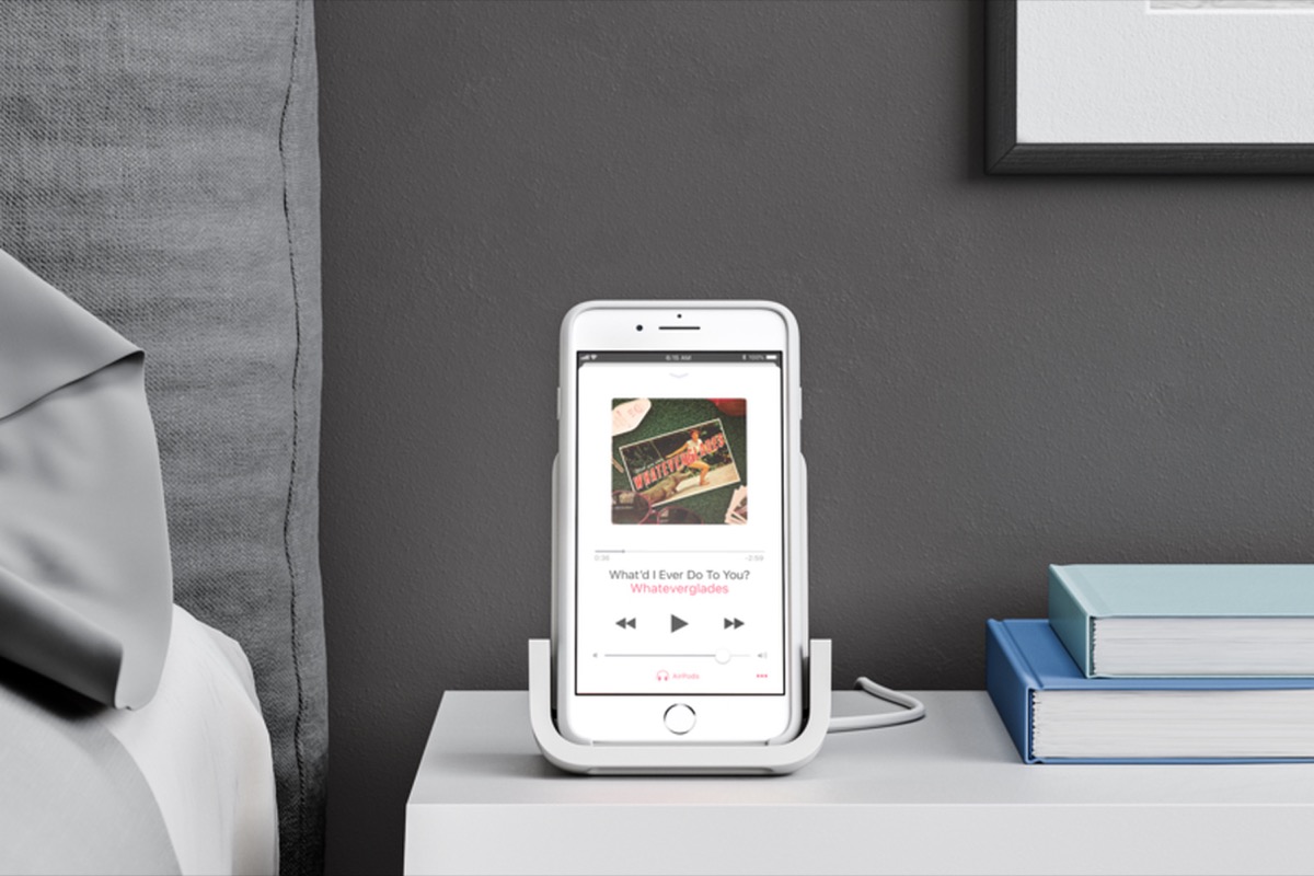 logitech-POWERED-charging-stand-1.jpg