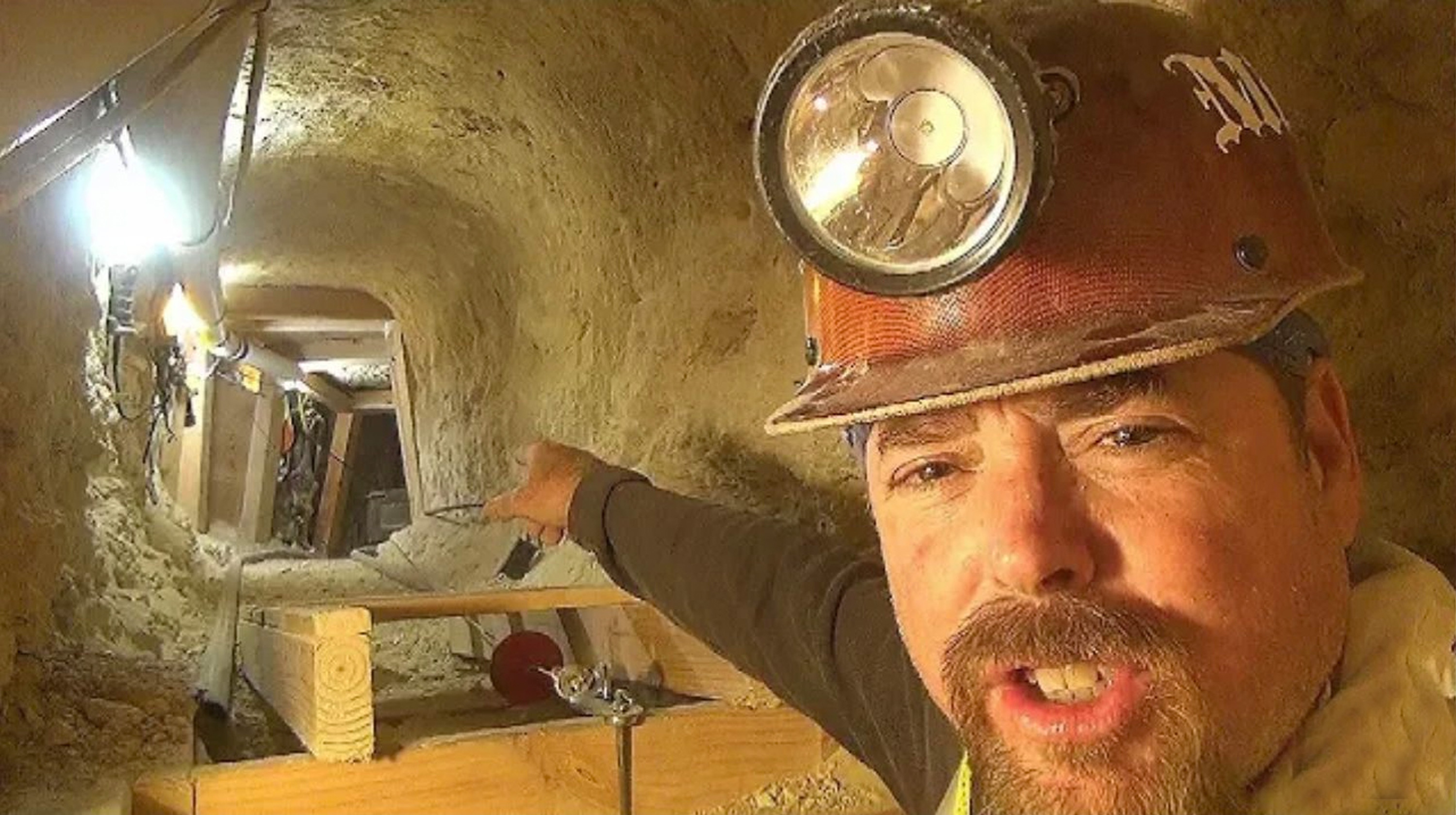 diggingtunnels.jpg