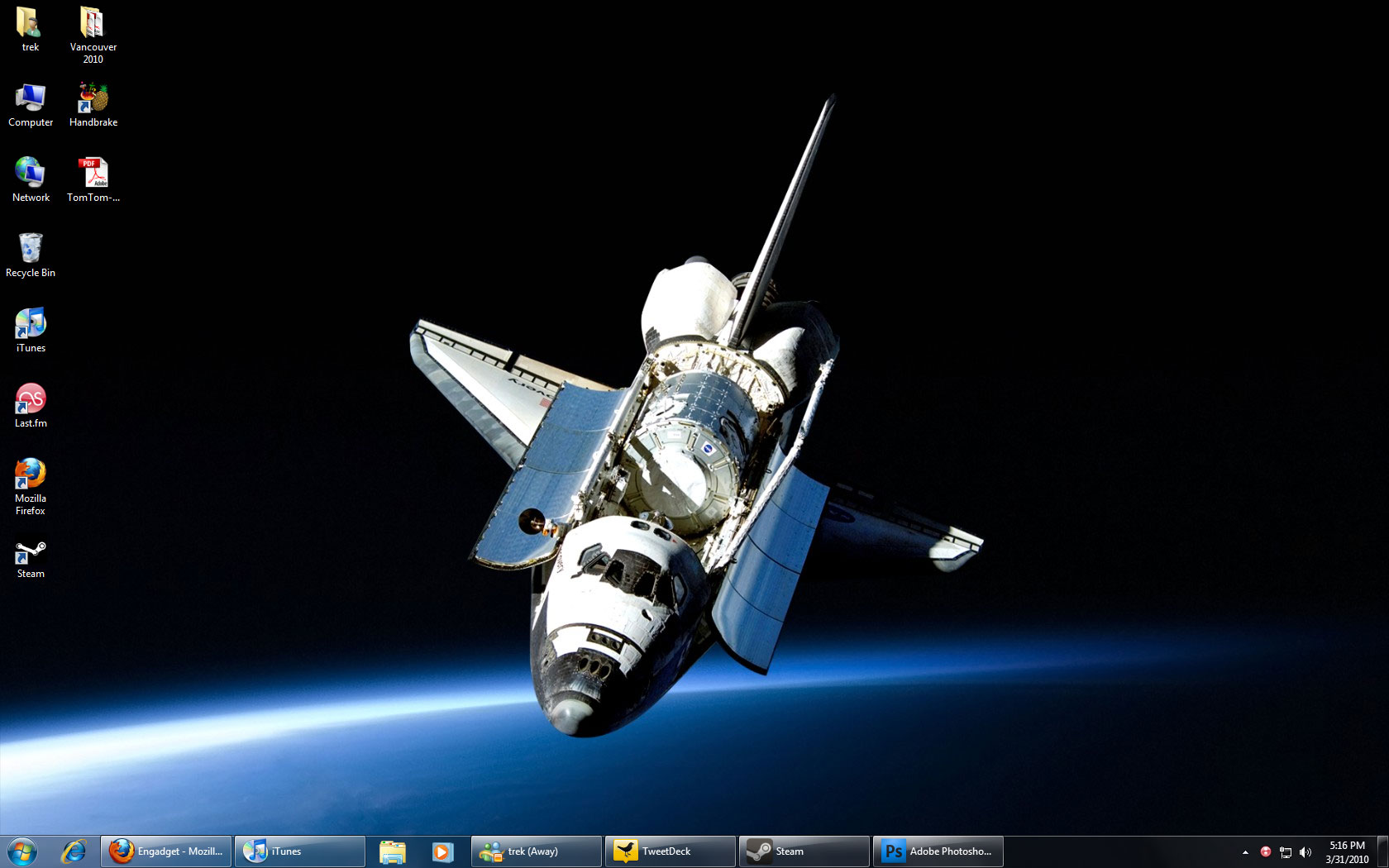 trek_deskApr2010.jpg