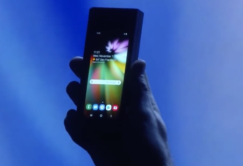samsunginfinityflexclosed.jpg