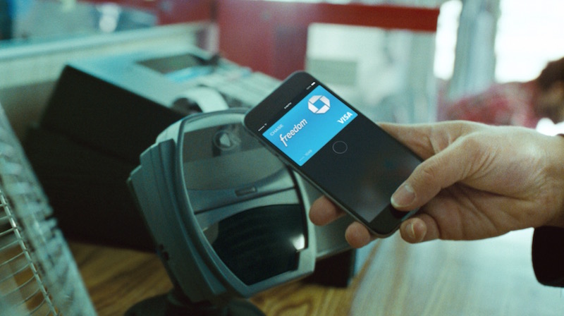 chase_bleachers_apple_pay_ad.jpg