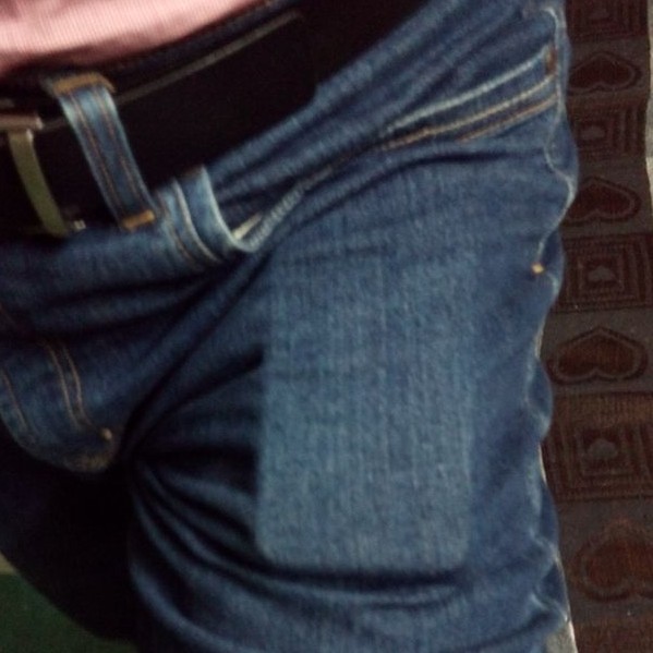 How-to-put-your-iPhone-in-pocket-e1418573561551.jpg