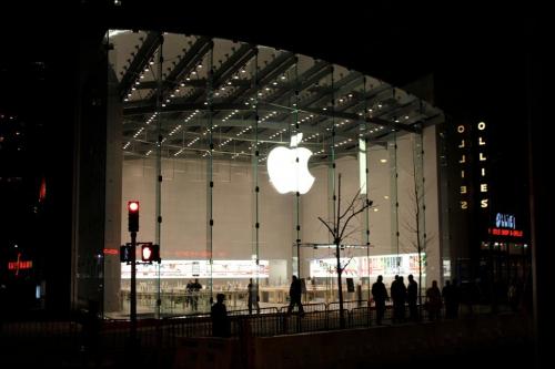 095229-uws_apple_store_1_500.jpg