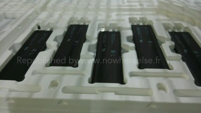 iphone_6_batteries_tray.jpg