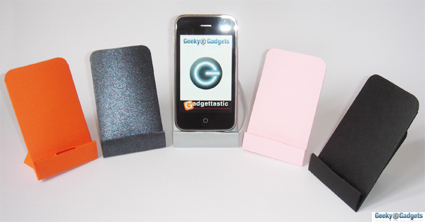 carboard-iphone-dock.jpg