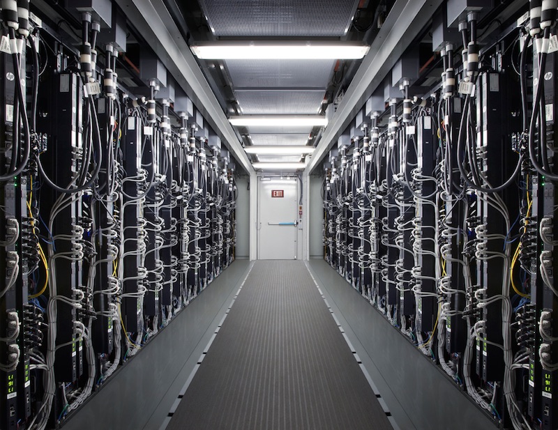 Apple-Data-Center.jpg