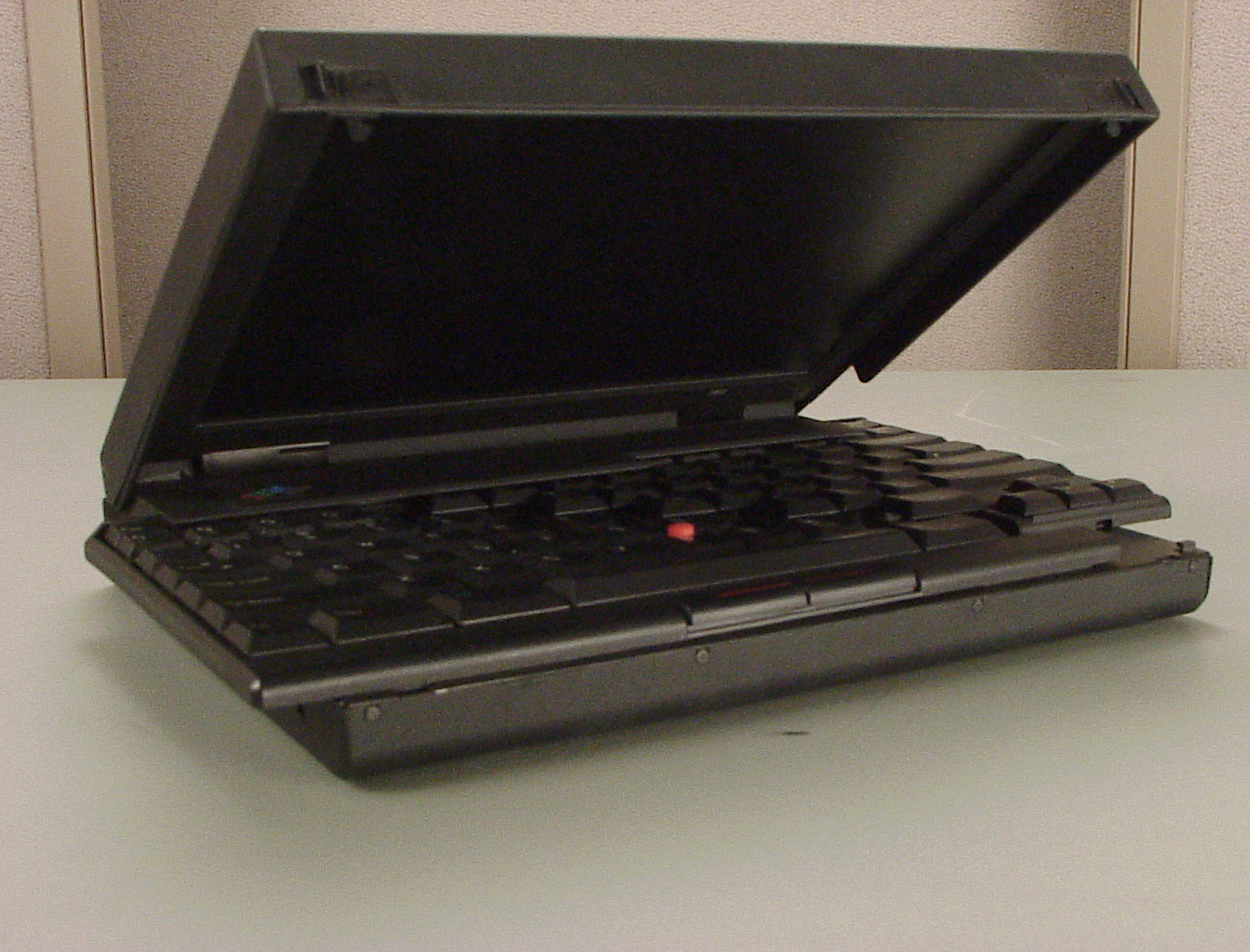IBM_ThinkPad_701_Butterfly_04.JPG