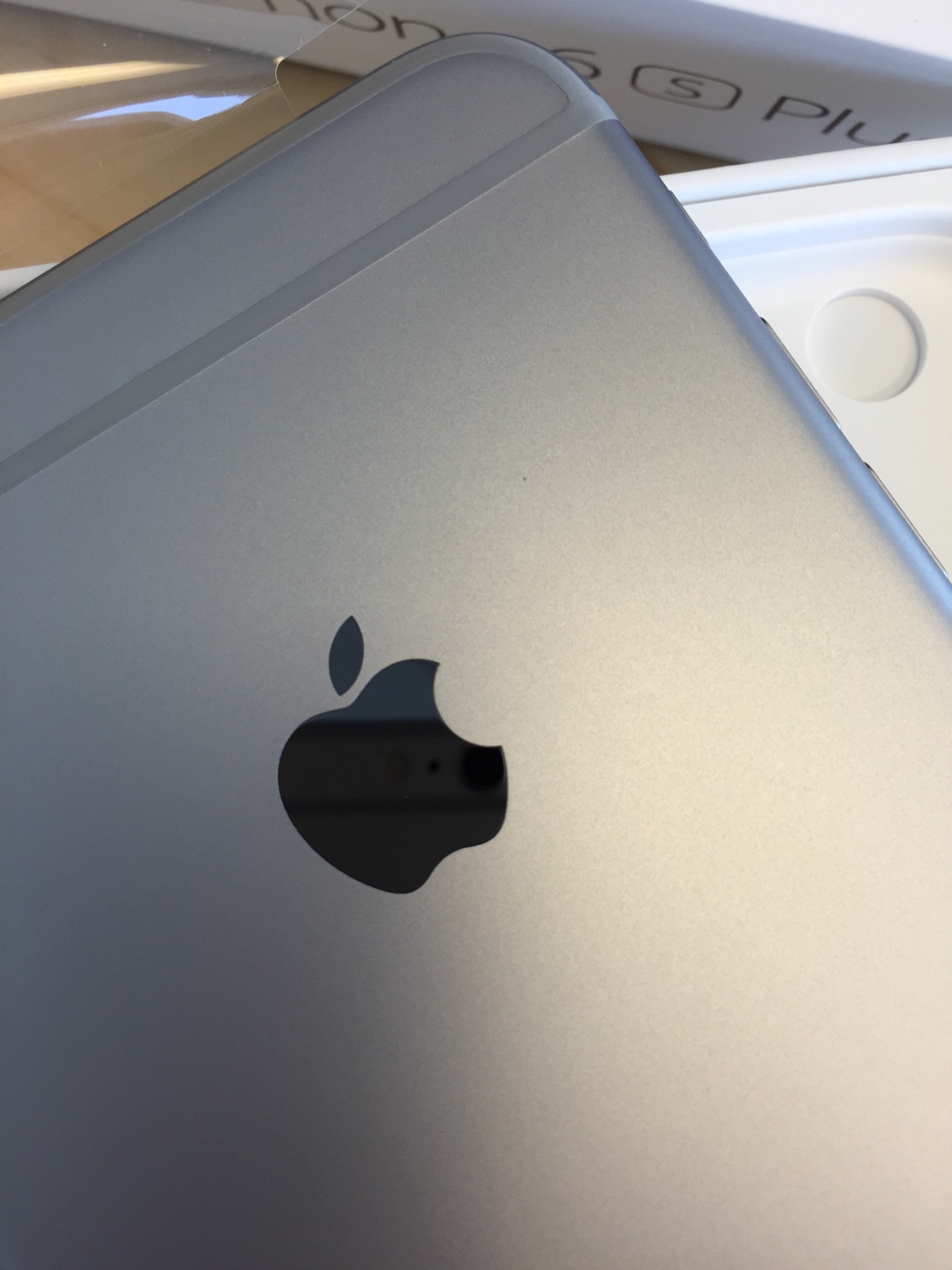 Are slight cosmetic imperfections normal in brand new iPhones? MacRumors Forums