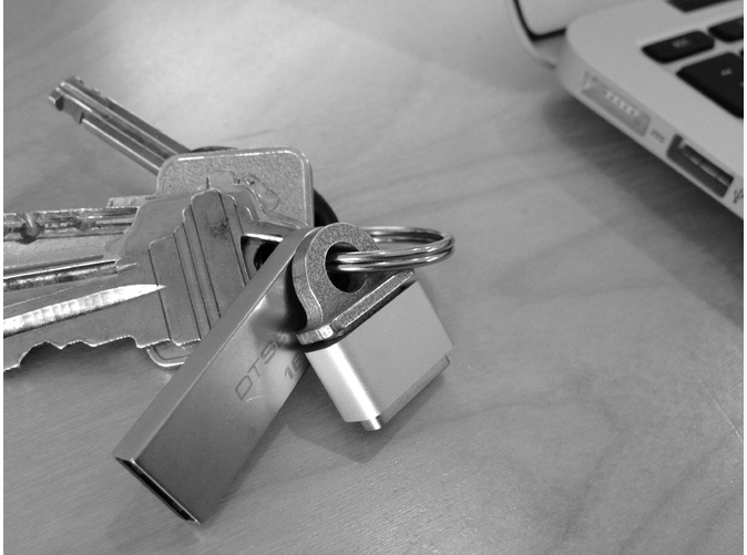magsafekeyring.jpg