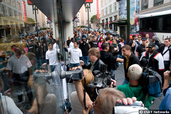 iphoneline2008.jpg