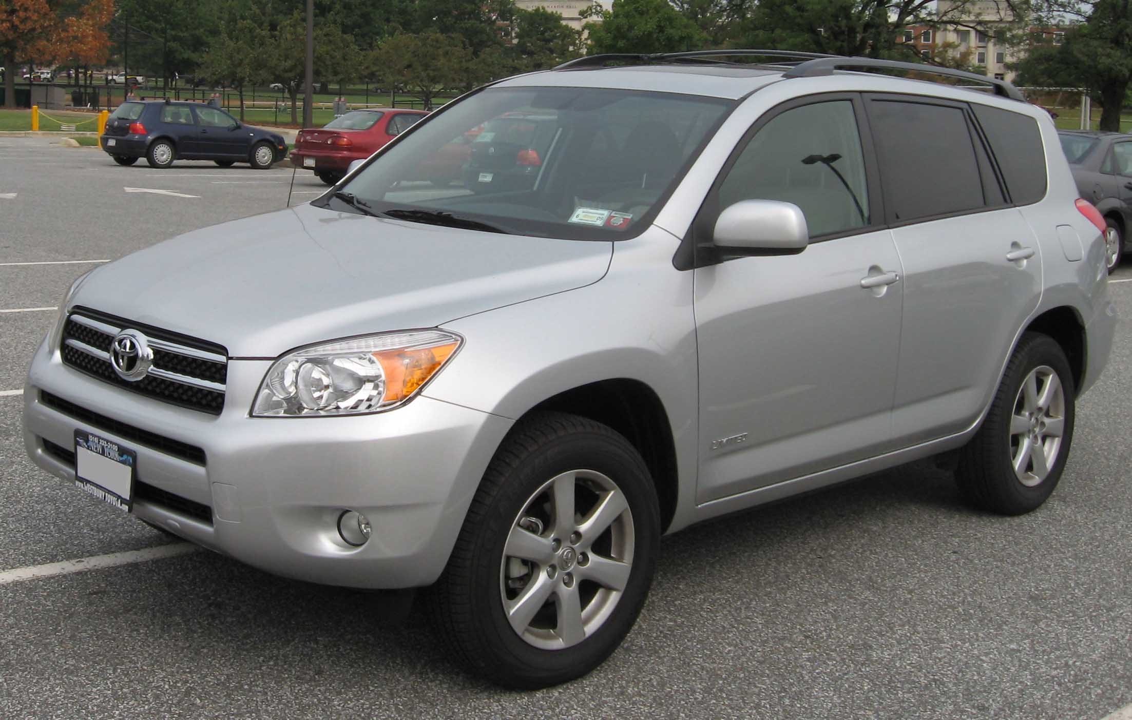 06-08_Toyota_RAV4_Limited.jpg