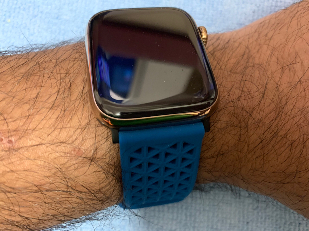 apple watch 4 gold with white band