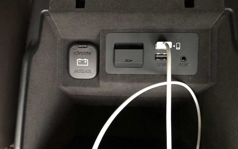 mazda6_console_ports.jpg