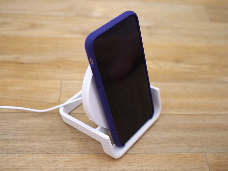 belkinchargingstand-800x600.jpg