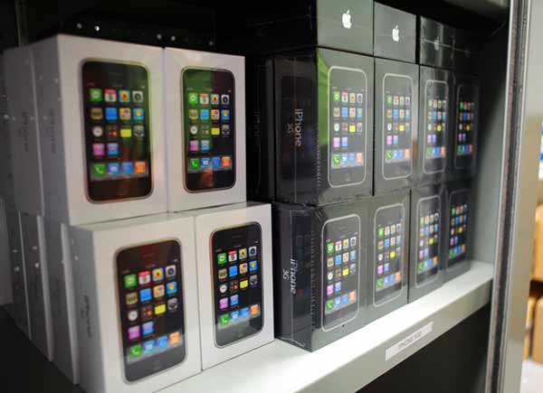 iphone_3g_white_boxes.jpg