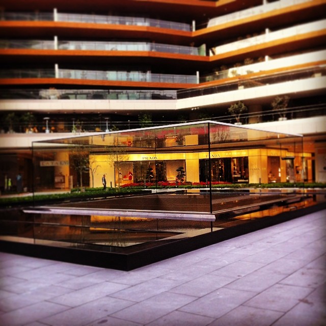 apple_store_turkey_exterior.jpg