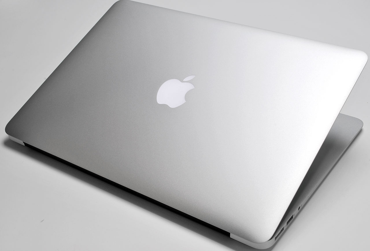 big_macbook-air-top-lid.jpg
