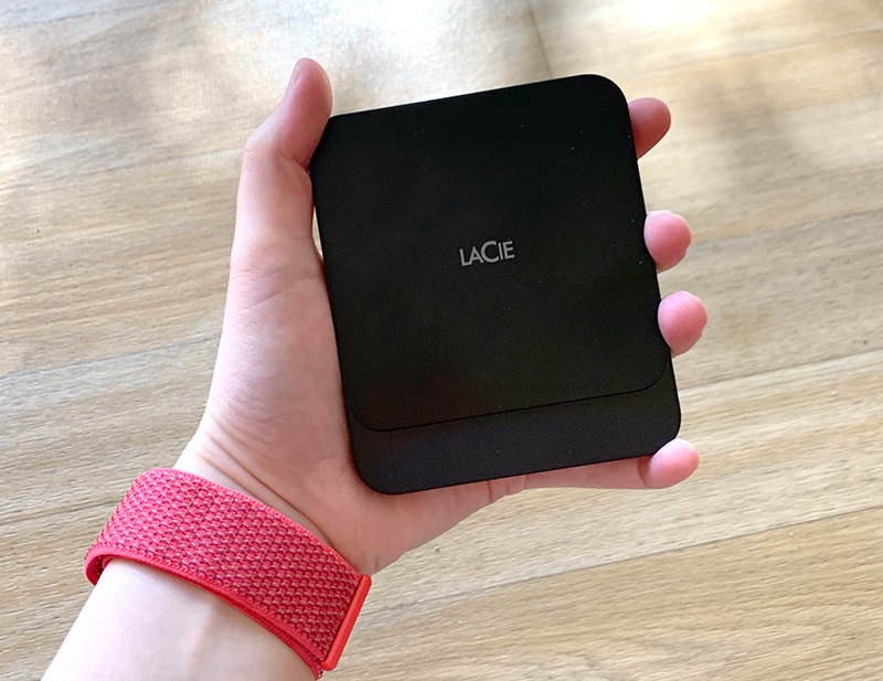 lacieinhand.jpg