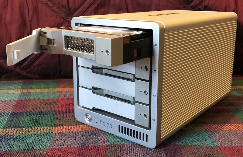 caldigit_t4_tb3_front.jpg