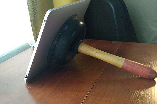 ipad-plunger-stand-2.jpeg