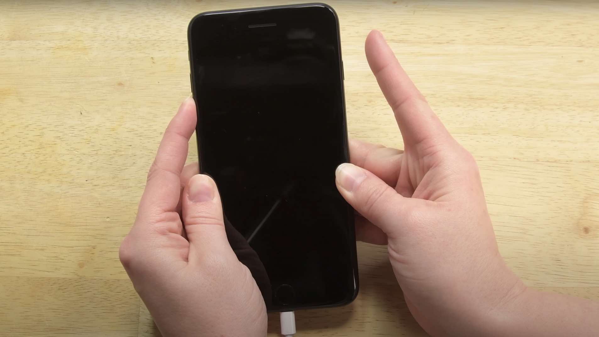 www.ifixit.com