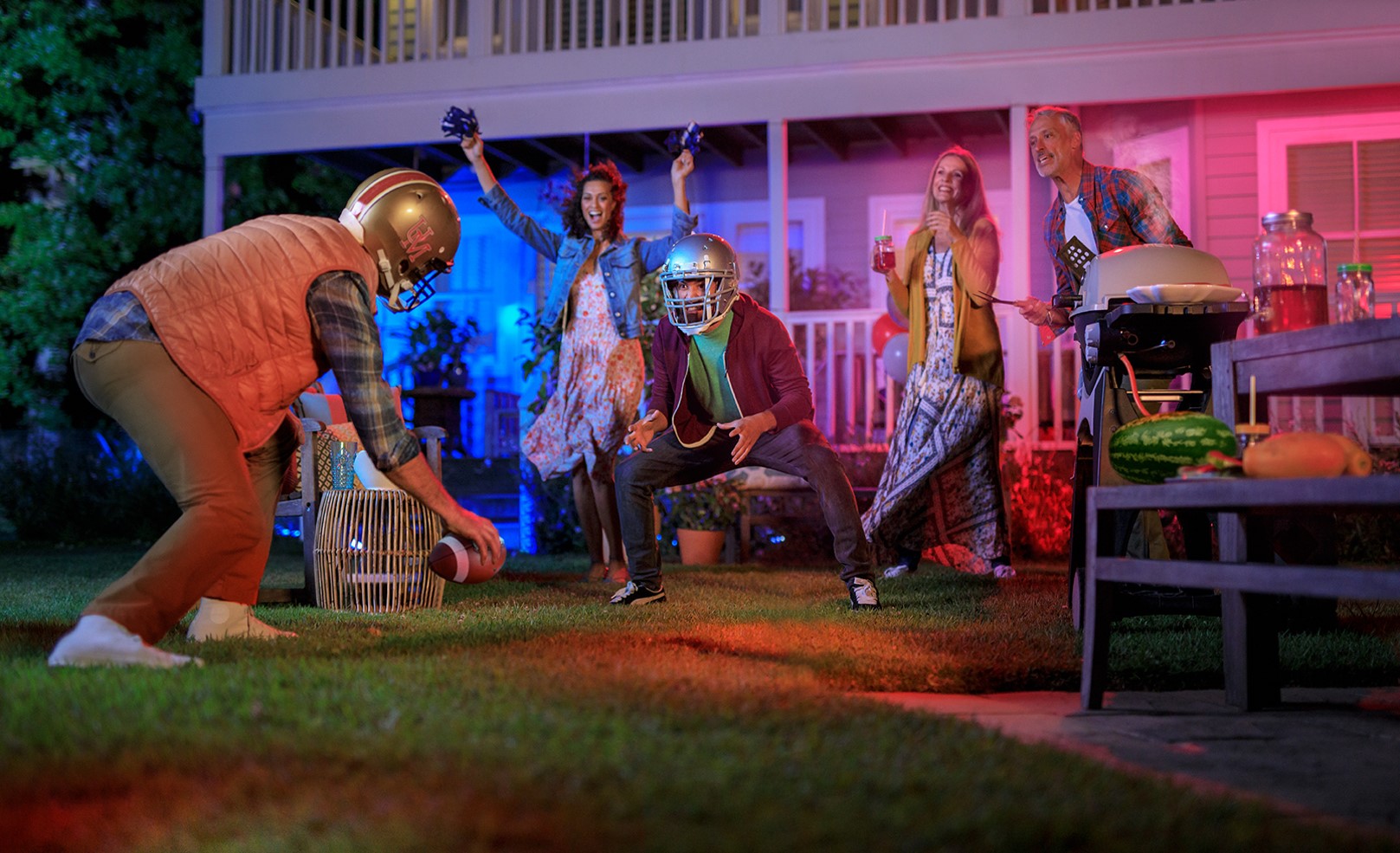 Philips-Hue-goes-outdoor-in-2018-3.jpg