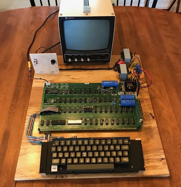 schoolskyapple1.jpg